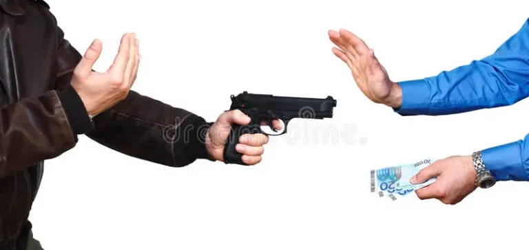 Nigerian Lady Uses S3x To Trap Armed Robber During Operation