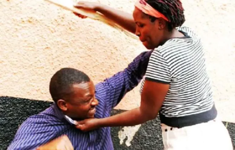 Nigerian Woman Slaps, Beats Up Husband For Questioning Relationship With Pastor