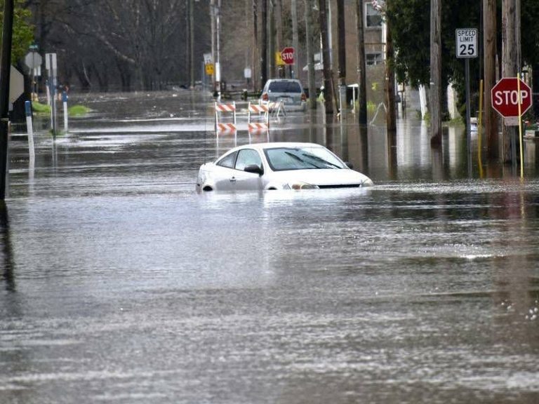 FG Warns of Imminent Flooding in 19 States, 76 Locations Due to Heavy Rainfall
