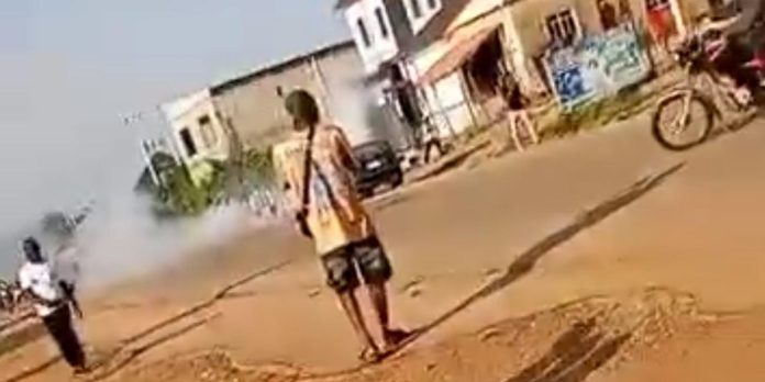 BREAKING: Tension as Police Fire Teargas, Restrict Journalists and Lawyers from Kuje Court Ahead of Sowore’s Hearing