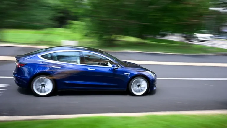 Tesla Probed Over Self-Driving Cars Driving on Wrong Side of Road