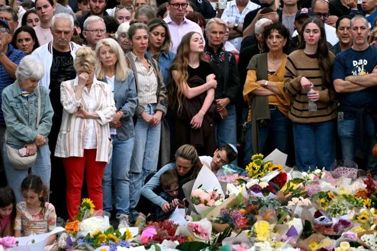 Nationwide Vigil Honors Victims of Bondi Beach Shooting as Australia Mourns